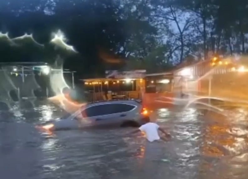 La lluvia causó el desbordamiento del Río David, conocido como Risacua.