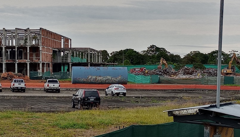 La estructura, que aun es estaba en construcción estaba muy deteriorada.