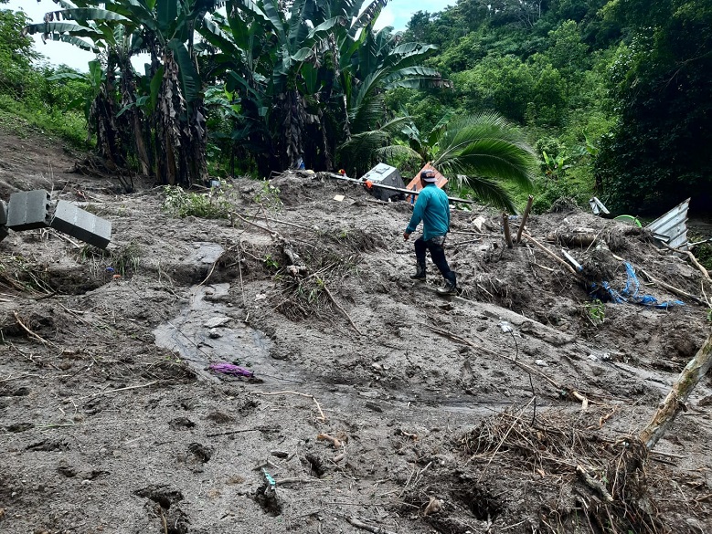Entre las viviendas afectadas, unas tres presentan daños parciales y las otras 12 resultaron en pérdida total.