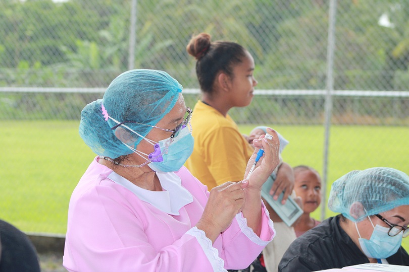 Las vacunas se están aplicando en los centros de salud y policlínicas de esta provincia.