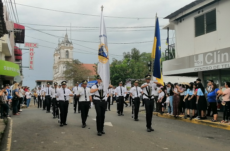 El desfile de este 7 de noviembre recorriólas calles de Chitré.