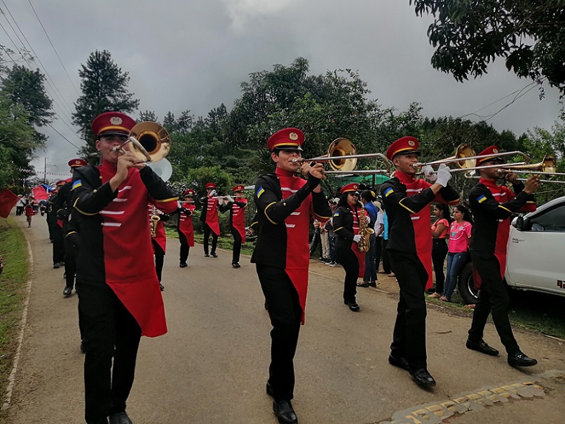 Terminado el desfile cívico, se realizó un desfile de carretas como parte de las celebraciones por los 201 años de independencia. 