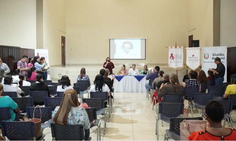 Esta jornada de capacitación se desarrolló en la Escuela Municipal de Bellas Artes de David.
