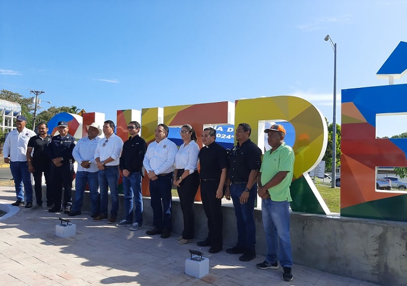 El nuevo parador fue inaugurado este jueves por autoridades nacionales y locales.