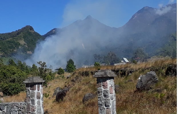 La quema de herbazales no solo se pone en riesgo la salud, sino las viviendas.