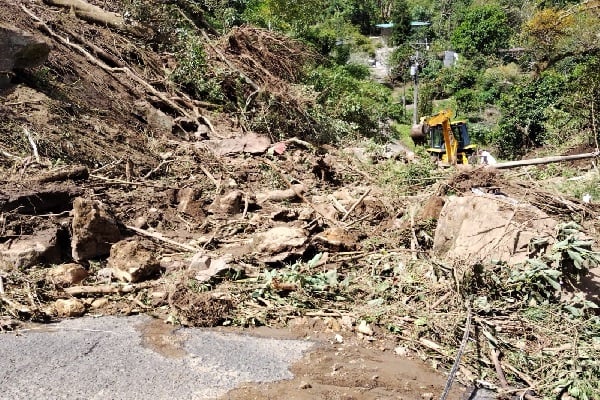 La carretera afectada es utilizada por una gran cantidad de productores de hortalizas y café.