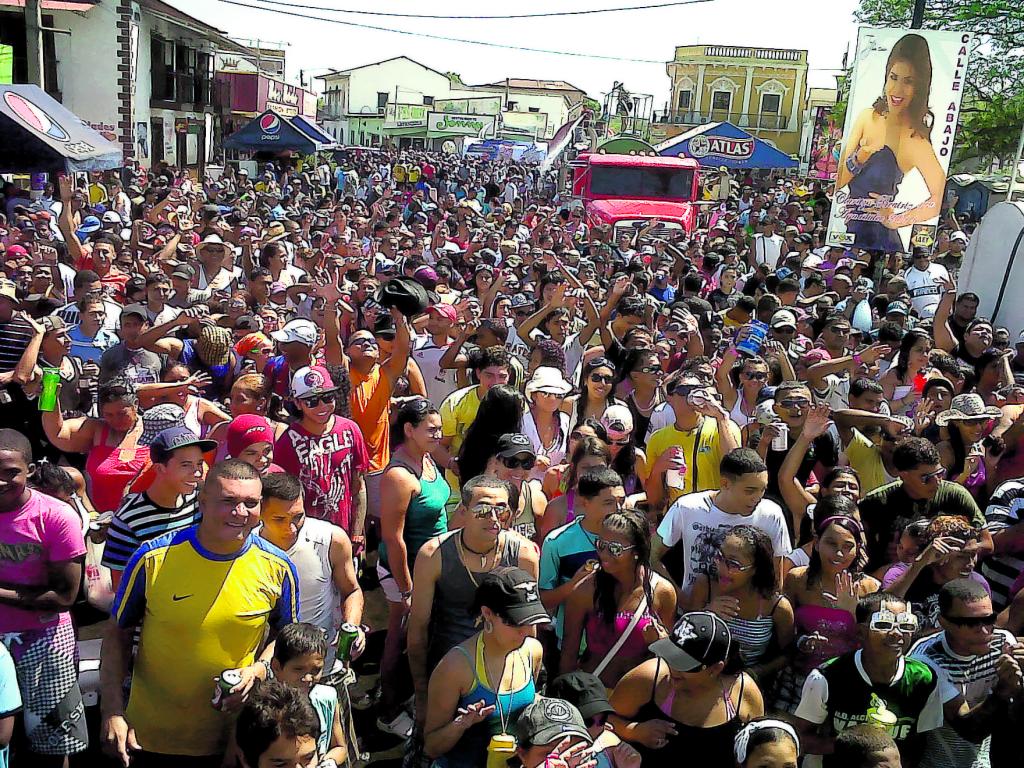 Agua, guaro y campana en los 4 días del carnaval. (Foto: Ilustrativa)