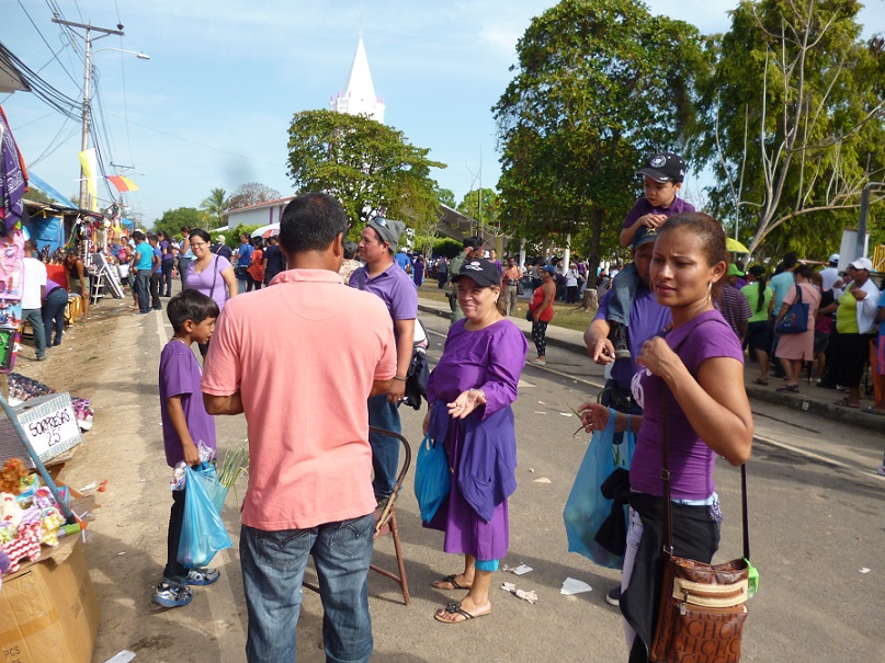 Devotos y creyentes ya se están concentrando para agradecer o pedir un favor especial al cristo Milagroso, Jesús Nazareno de Atalaya.