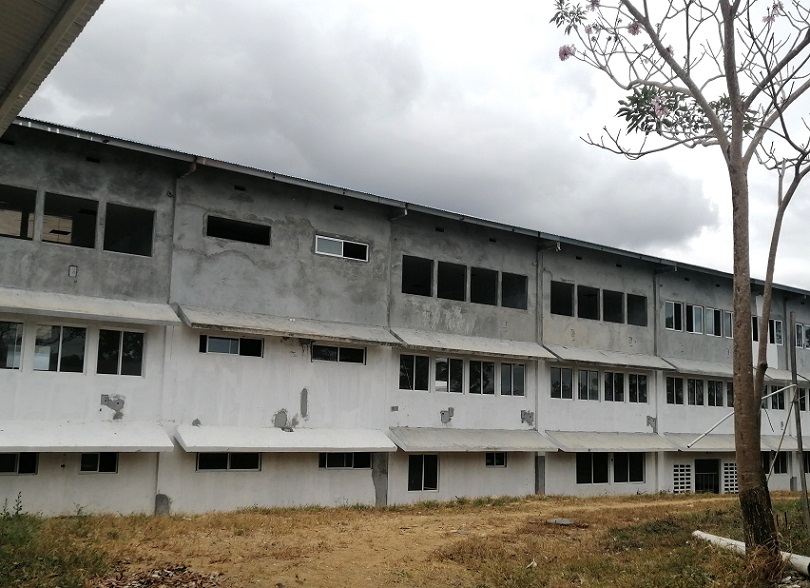 Desde hace más de un año la construcción del nuevo colegio secundario de Los Pozos en Herrera está paralizada.