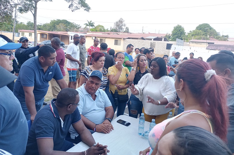 Conductores utilizan las vías internas de la barriada Colinas del Sol, en el distrito de Arraiján, como atajo para acceder a la vía Centenario.