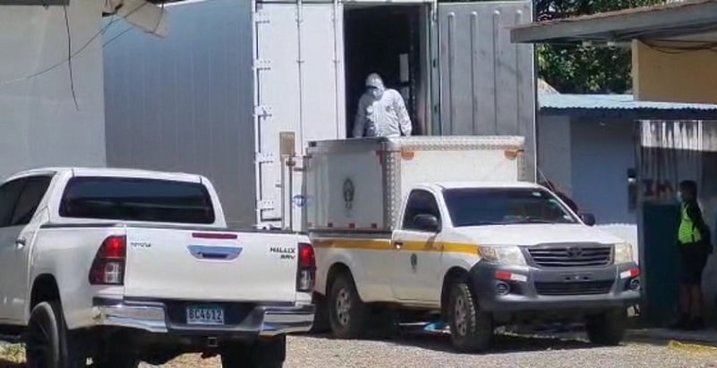 Camión refrigerado para conservación de cuerpos. 