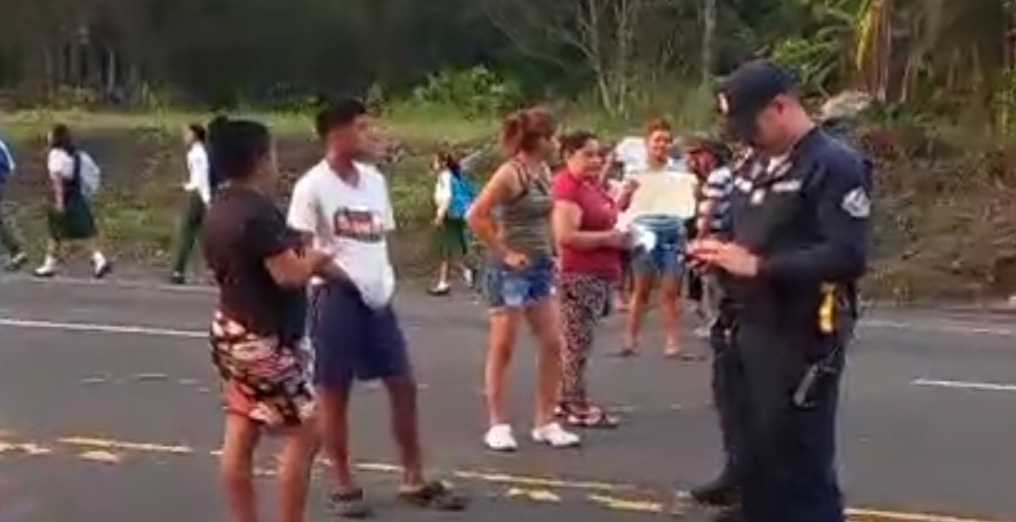 Quieren agua y mejores calles.