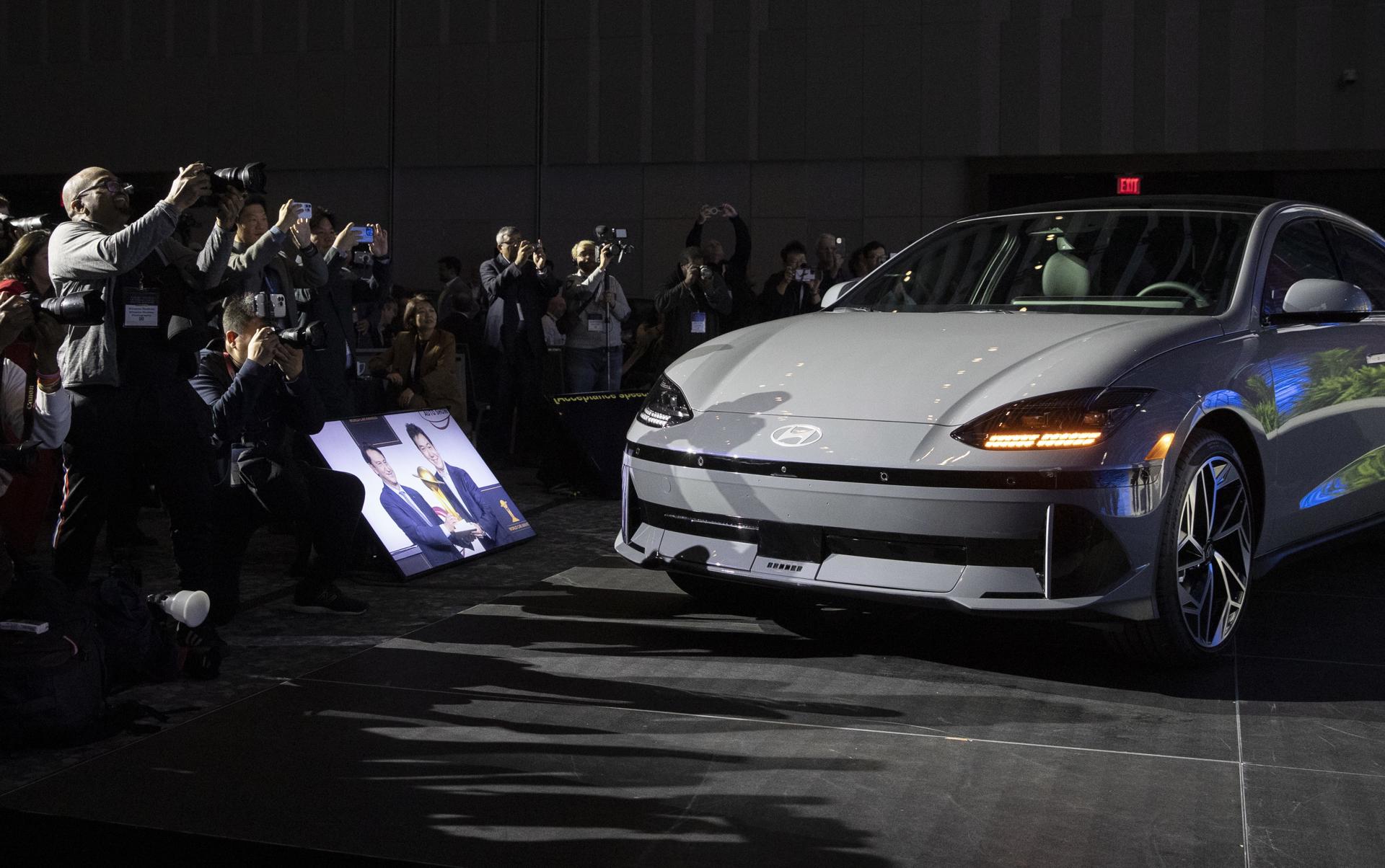 El vehículo fue elegido ganador por un grupo de 100 periodistas especializados en el motor de 32 países.