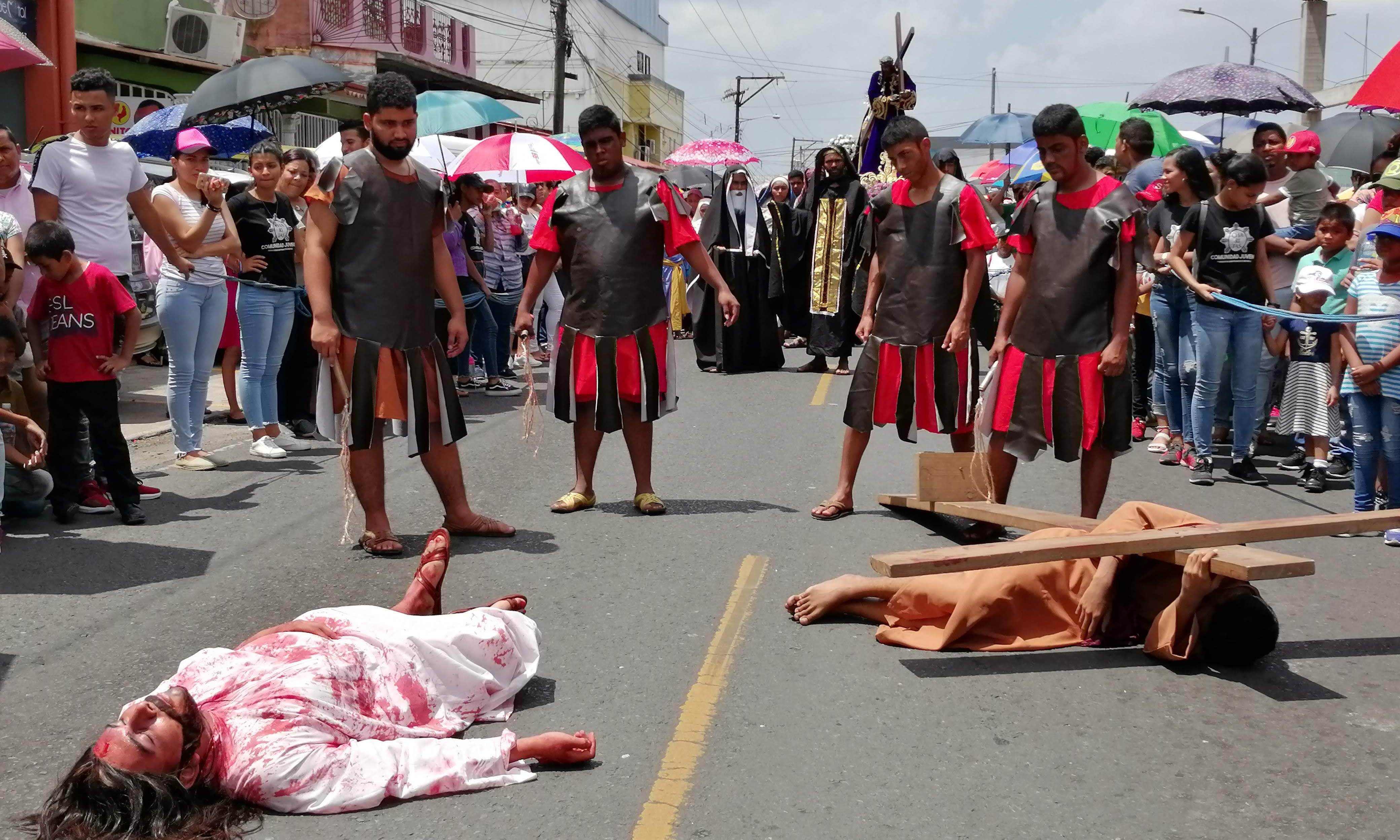 Los actores llevan semanas de ensayos y pruebas de vestuarios.