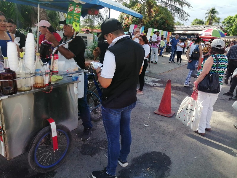 Inspectores del departamento de Saneamiento Ambiental del Ministerio de Salud, región de Chiriquí, realizaron operativos durante las actividades de Semana Santa.