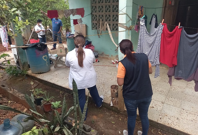 El personal de salud continúa visitando las comunidades afectadas y reiterando a la población mantener las medidas de prevención.