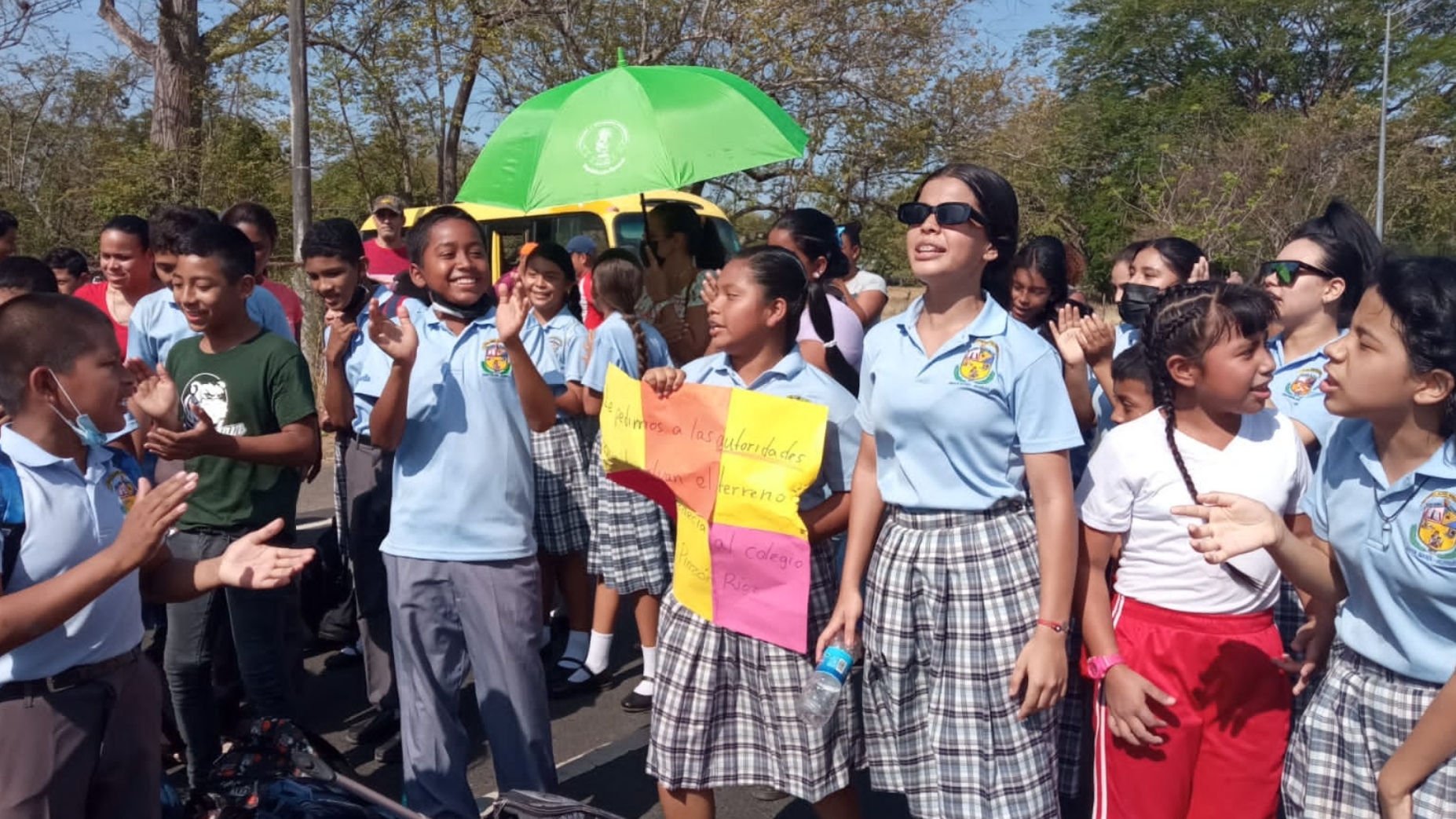 Denuncian estructuras escolares dañadas, falta de docentes y otras necesidades.