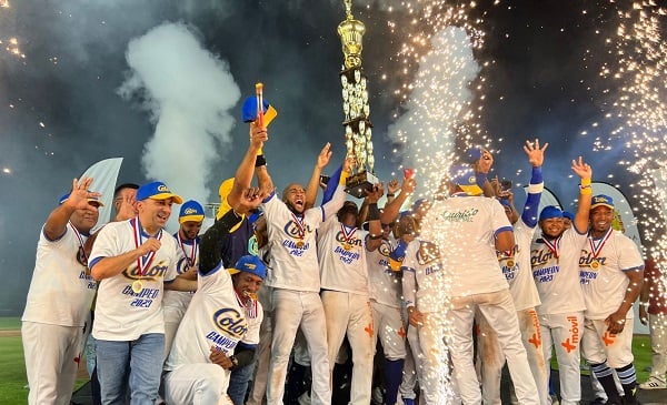 Colón es el nuevo campeón nacional del Béisbol Mayor | Critica