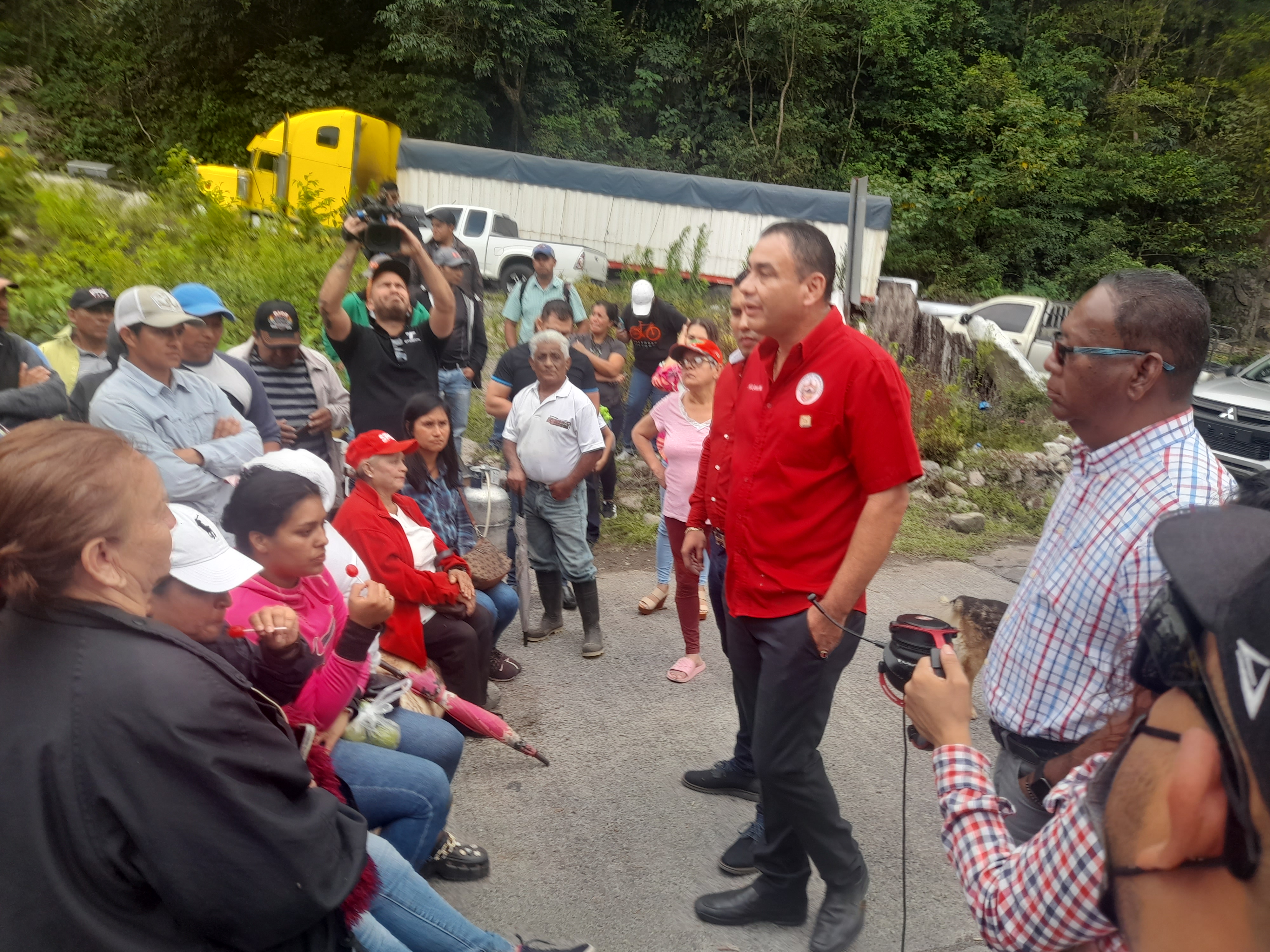 Cierre de vía en Tierras Altas cumple unas 20 horas,