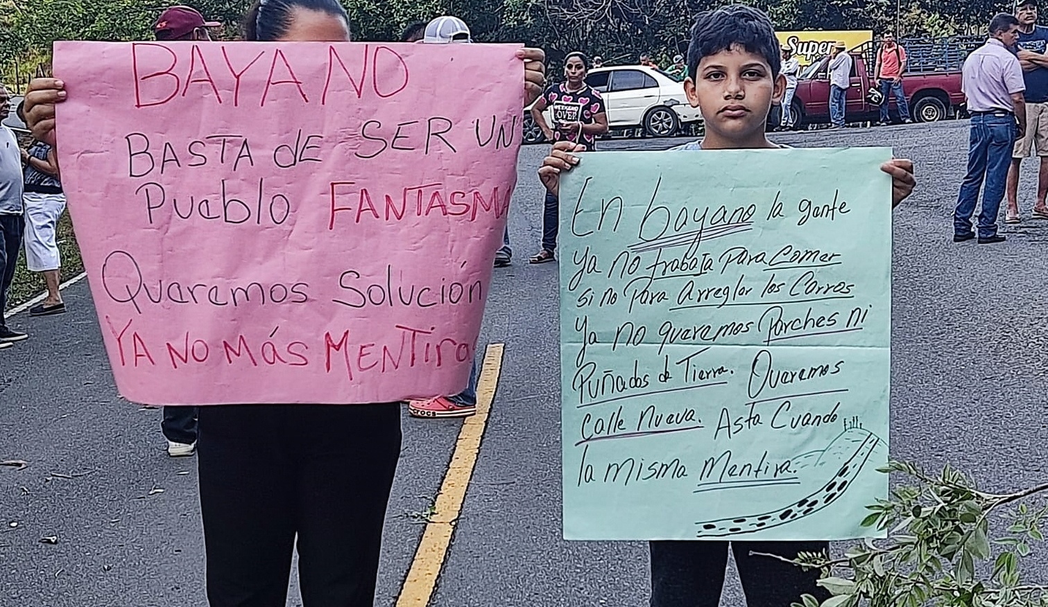 Exigen una carretera nueva.