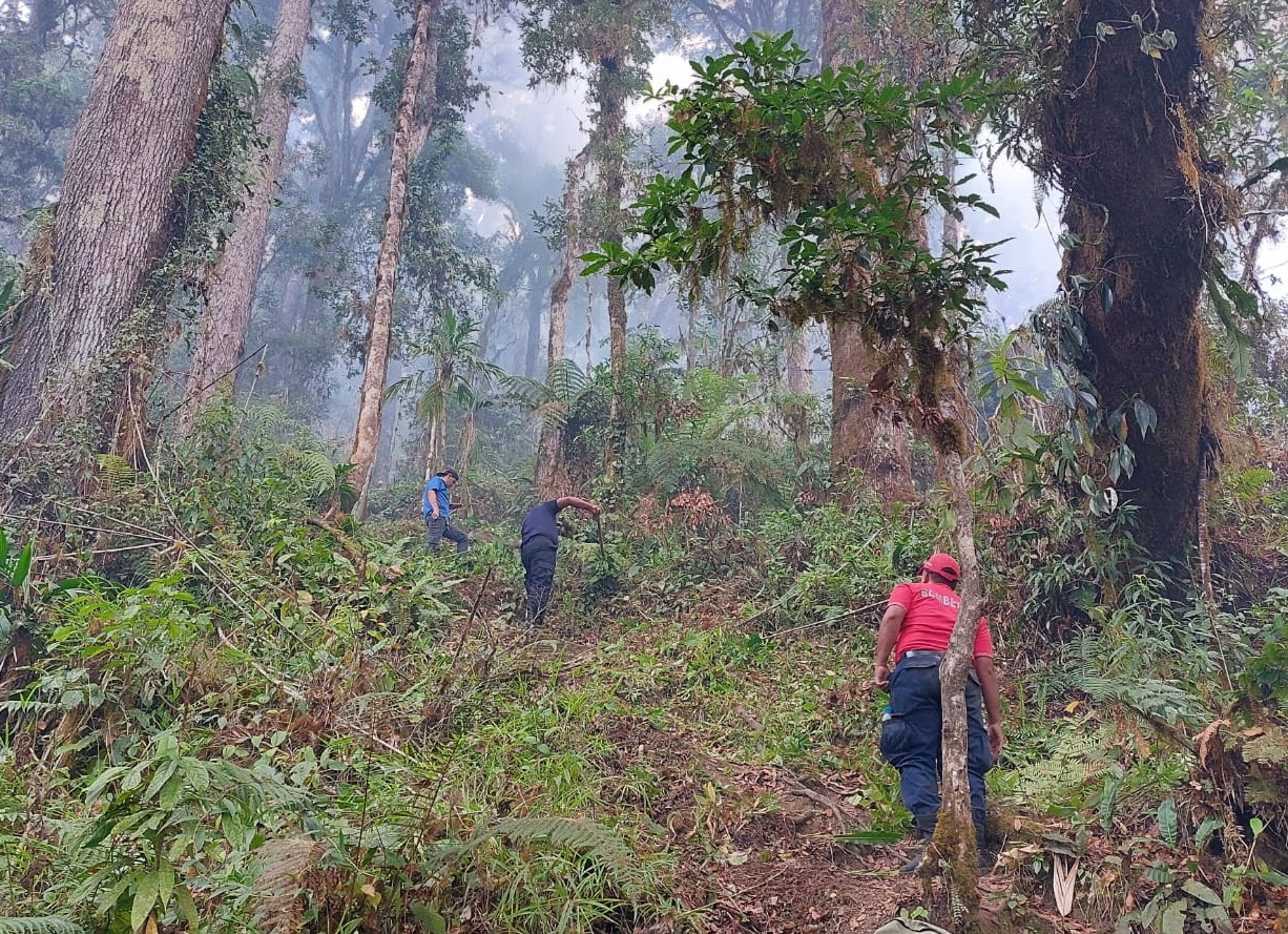 El fuego no ha sido controlado, a pesar de los esfuerzos de la FTC.