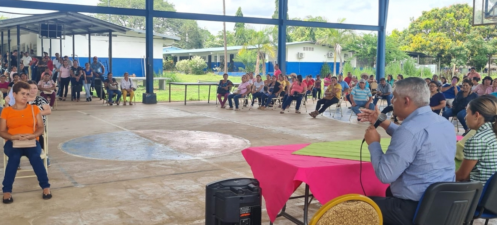 La comunidad educativa tomó la decisión de continuar con la paralización.