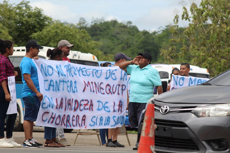 Esta nueva cantera se pretende abrir a menos de 200 metros de la barriada.