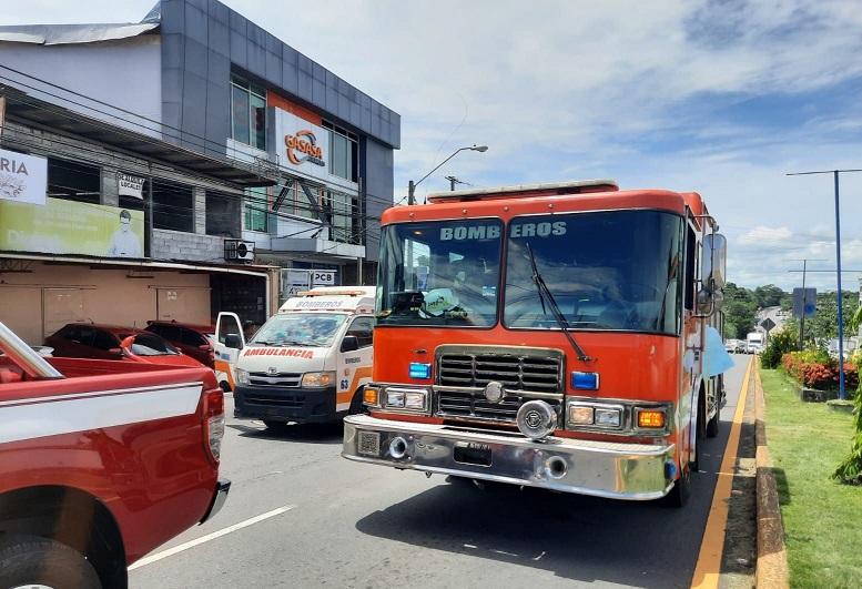La medida de la restricción de la entrada de mercancía peligrosa obedece al apoyo que se está recibiendo por la Oficina de Seguridad del Cuerpo de Bomberos puntualizó. 
