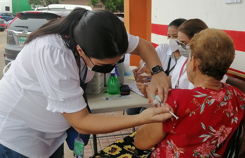 En Herrera se han reforzado los puntos de vacunación, incluyendo jornadas de vacunación extramuros y visitas casa por casa