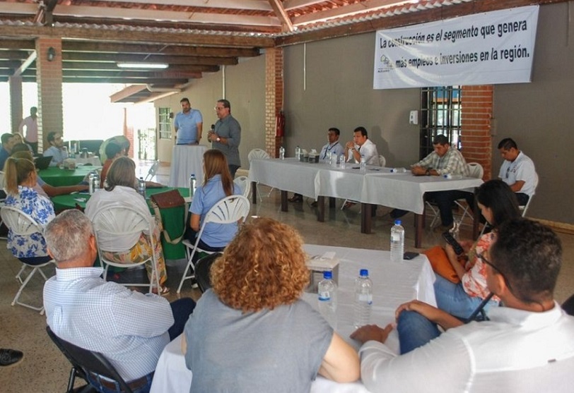  En la reunión hubo representantes de más de 38 promotoras, así como los gobernadores de las provincias de Herrera y Los Santos.