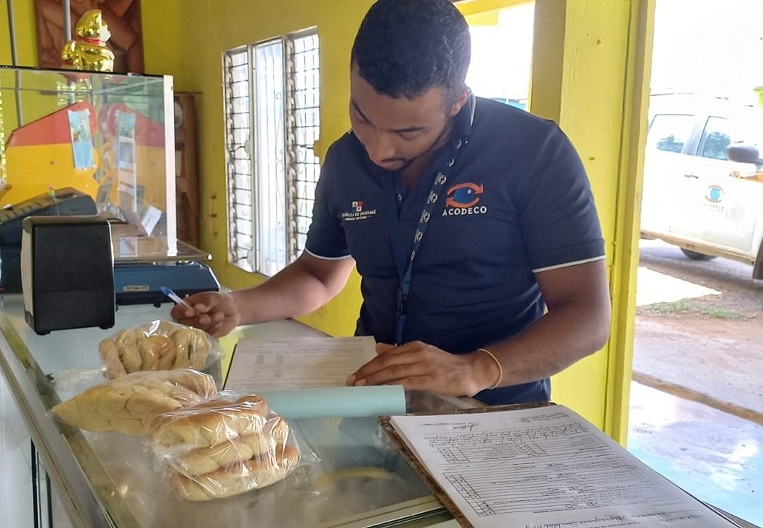 Se han detectado varias panaderías en donde no se pesa el pan.