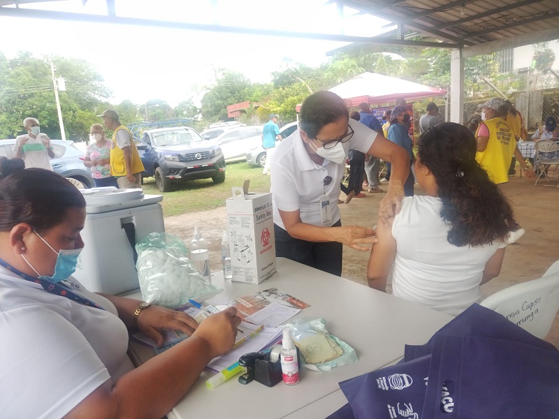 Durante el fin de semana, funcionarios del Minsa y la CSS aplicaron 3,263 dosis de vacunas contra la influenza y 1,378 de otras vacunas.