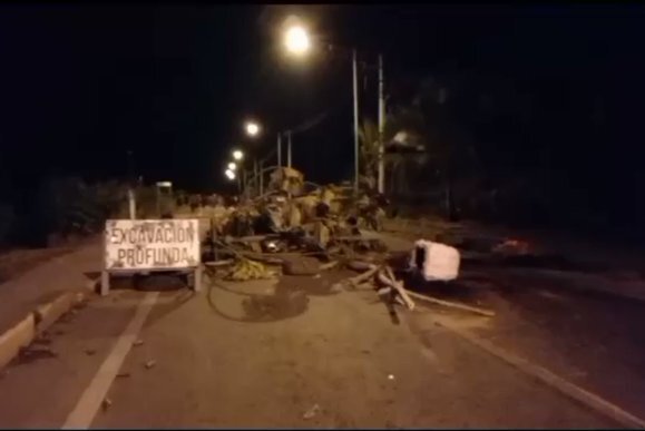 Cierre completo del puente sobre el río Changuinola.