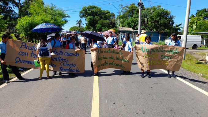 Exigen respuesta al Meduca.  (Foto: M. Vásquez)