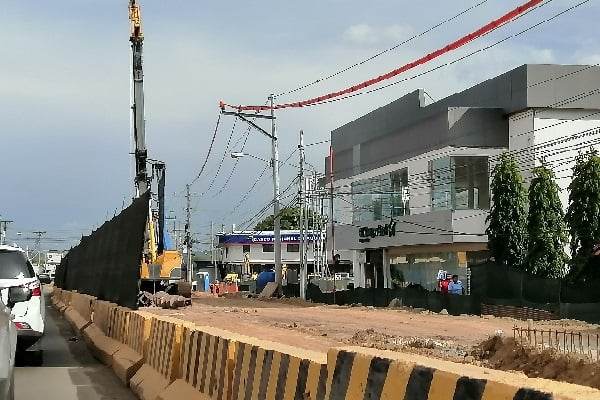 La obra inició su construcción en el 2018; sin embargo, múltiples inconvenientes la retrasaron, y ahora según las autoridades terminará en mayo del 2024.