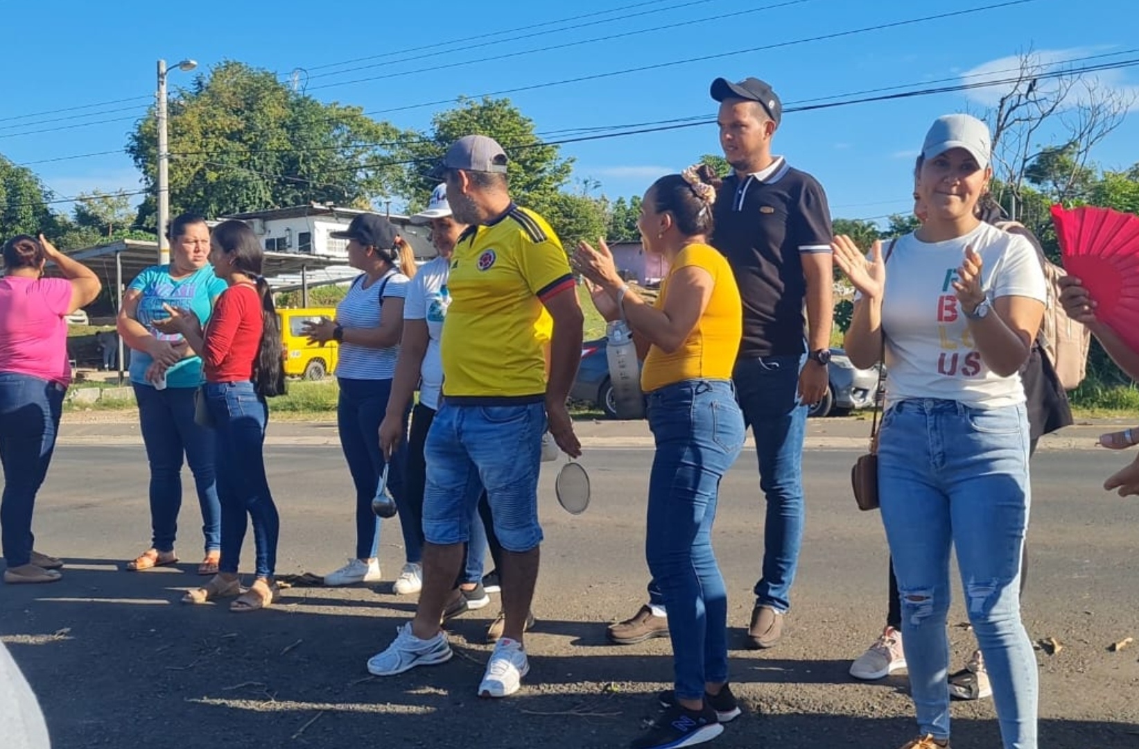 Han agotado todas la vías, pero no le dan respuesta al problema.