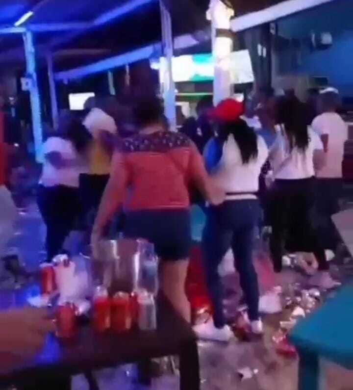 Escena de la pelea tumultuaria.