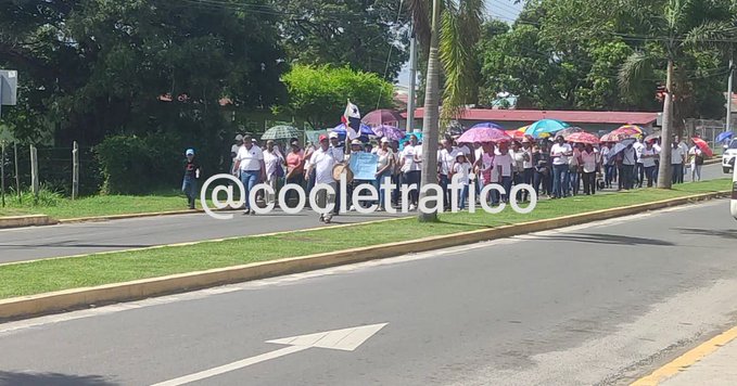 La comunidad educativa piden mejores días para el plantel.