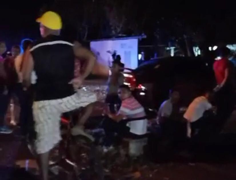 Padres de familia realizaron una vigilia.