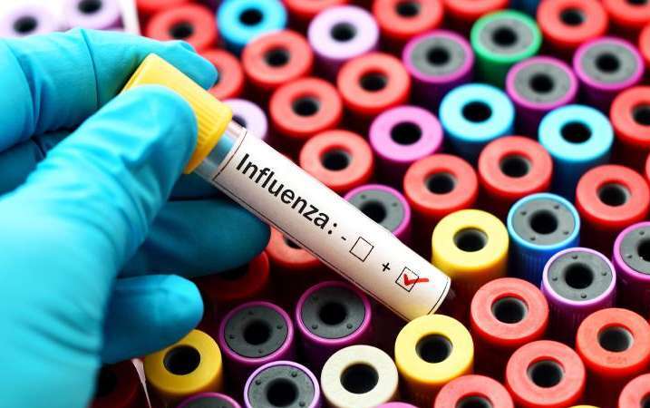El Minsa solicita a la población ir a vacunarse contra la influenza.