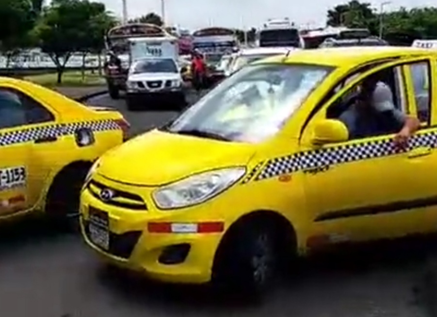 La ciudad de Colón estuvo trancada por una hora.