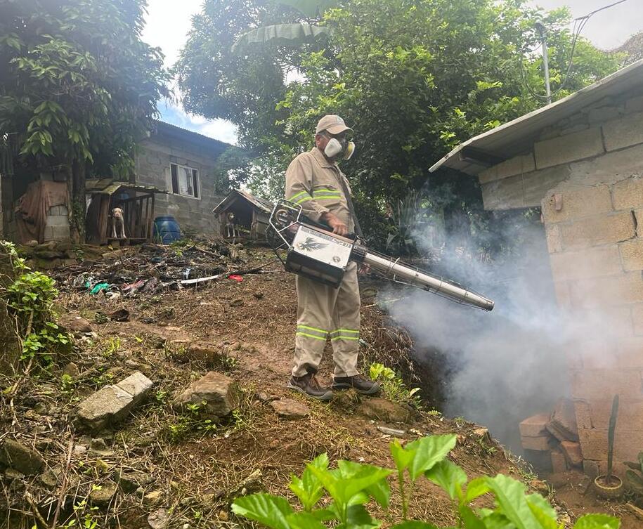Jornada de fumigación por el Minsa