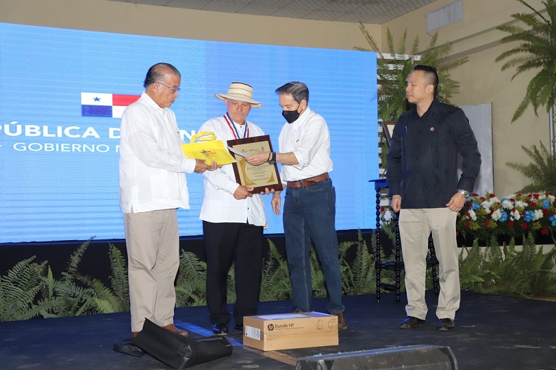 En el evento, los productores y profesionales destacados fueron escogidos a través de un concurso