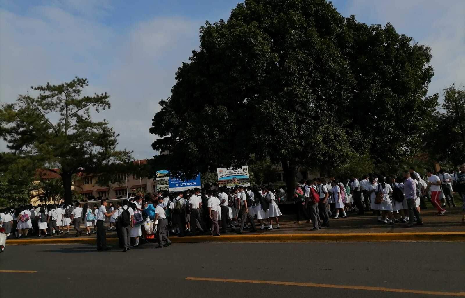 Exigen hechos y no promesas.