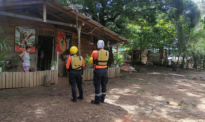 Las familias afectadas fueron por introducción de agua a sus casas.