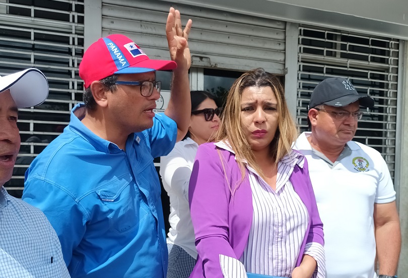 abogados litigantes informaron que en la Policía Nacional no se le dio el acceso a la asistencia a las personas aprehendidas.