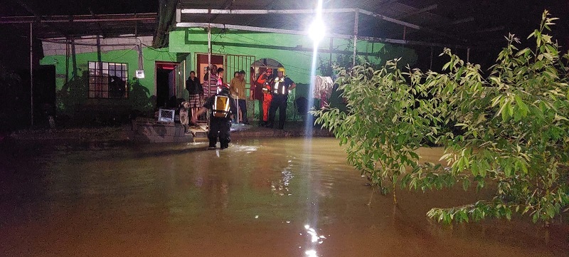 En total resultaron afectadas unas 15 viviendas.