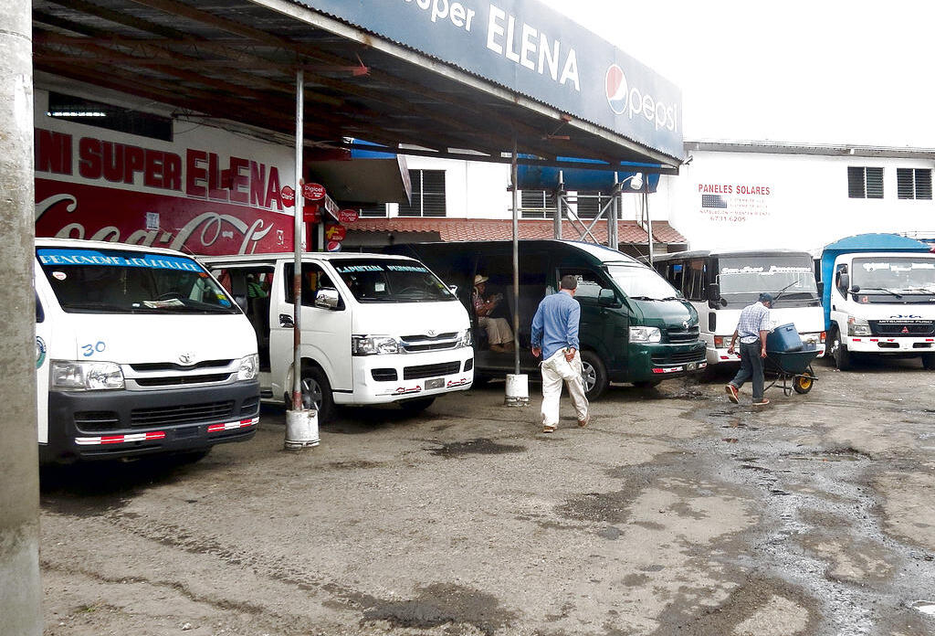 Buses de rutas internas de Penonomé. [Foto: Archivo]
