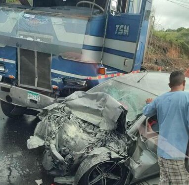 Tanganazo mortal en la carretera Transístmica (Video)