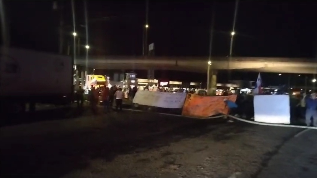 Cierres en vías de Colón desde la madrugada.
